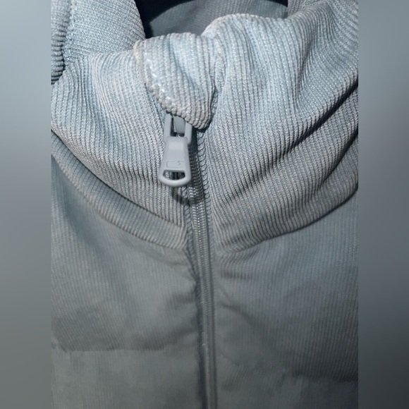 NWT Vineyard Vines Light Blue Oversized Puffer Vest size Small - Picture 4 of 9